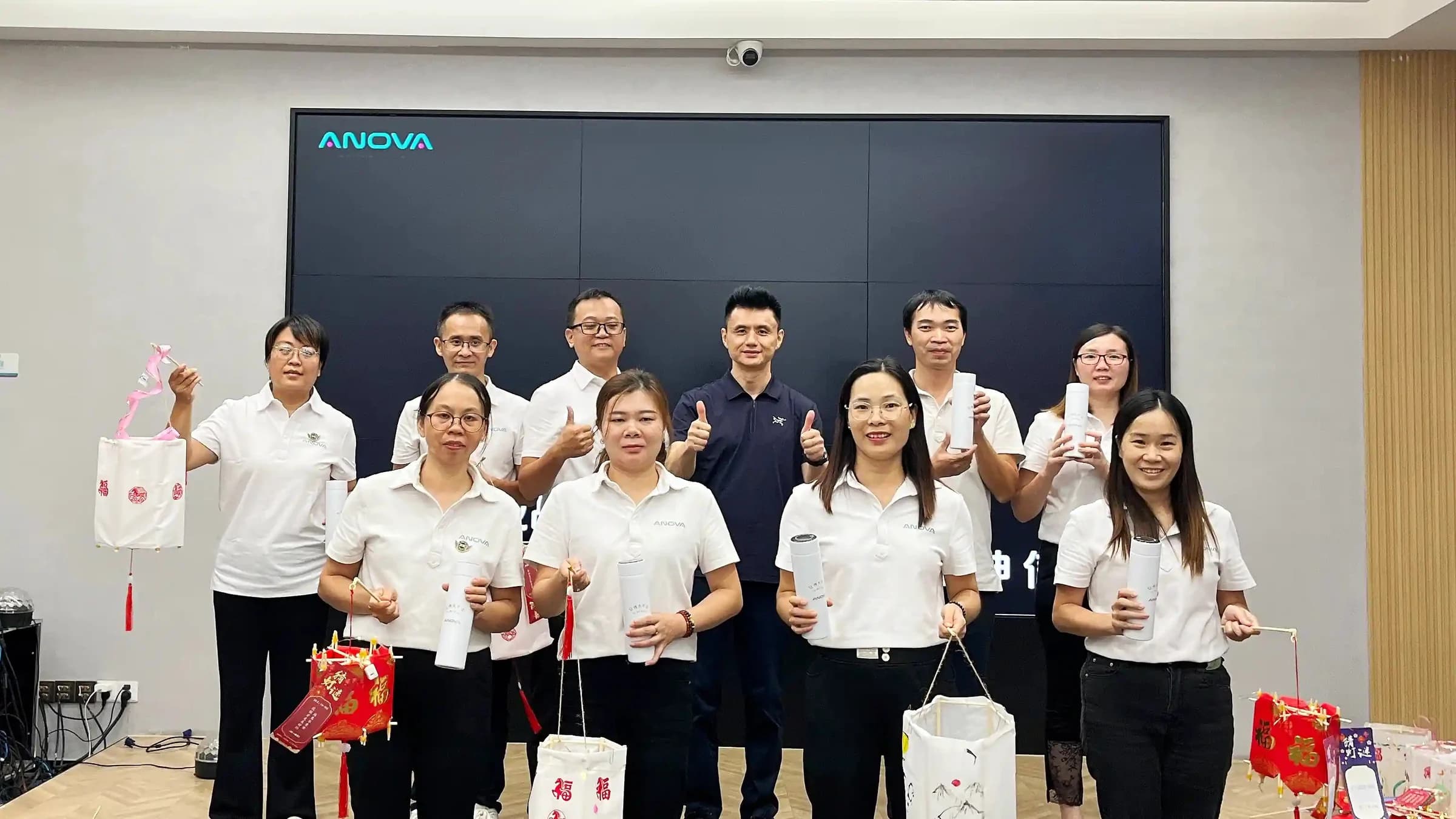 ANOVA Mid-Autumn event team members with activity awards in Foshan